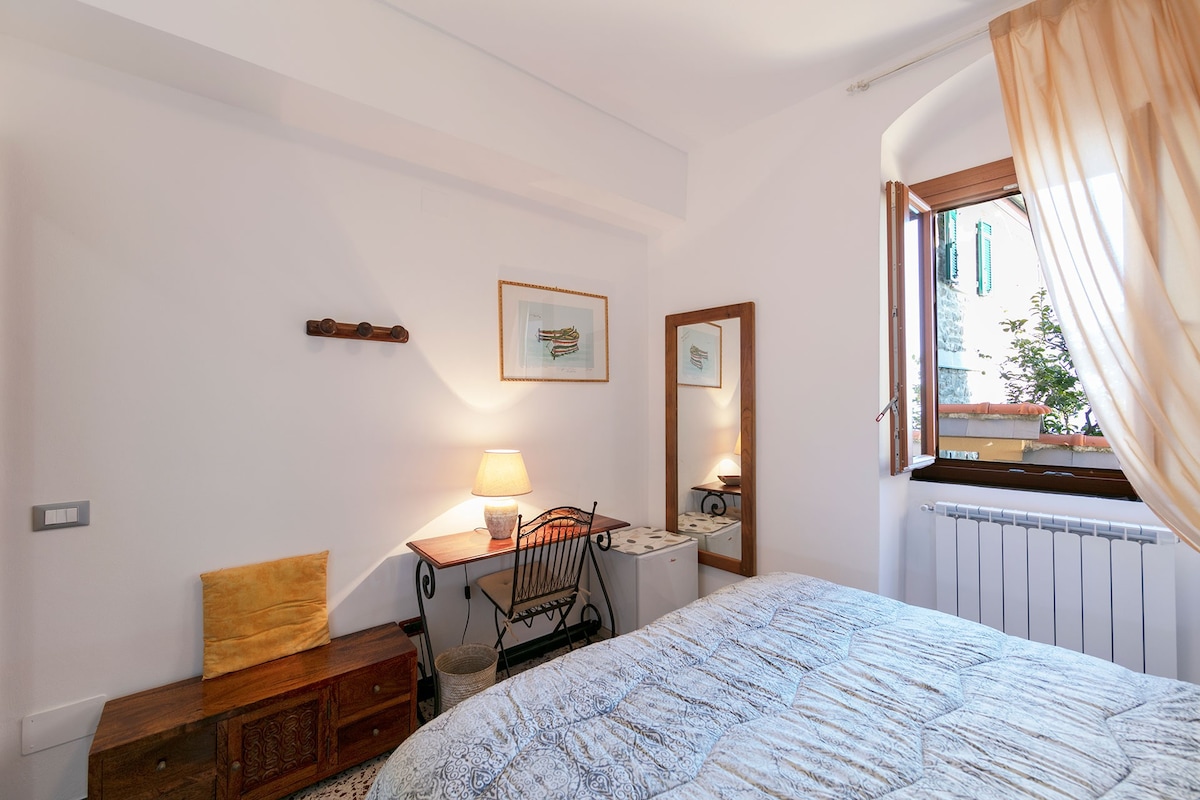 Camera tripla Vista Mare - La Rocca 01