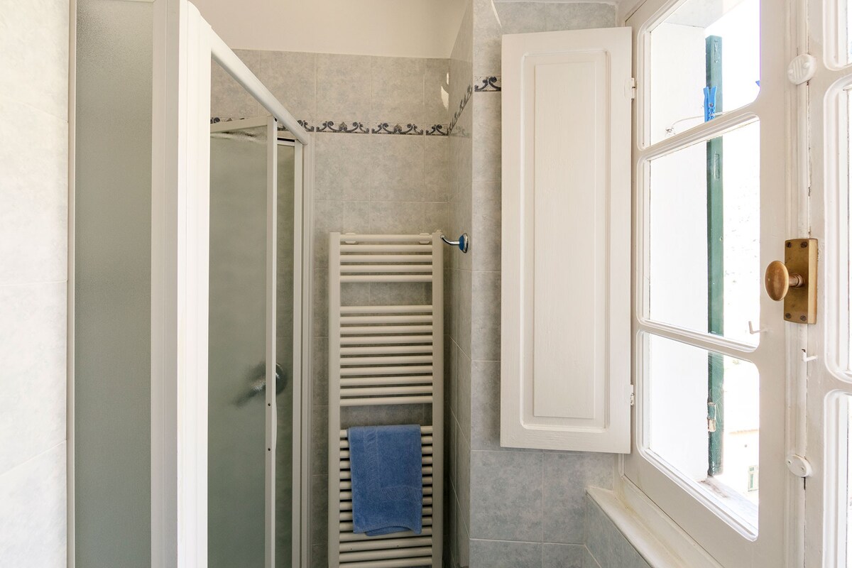 27504baa-7e66-48cf-af62-ed2e441ba9e2