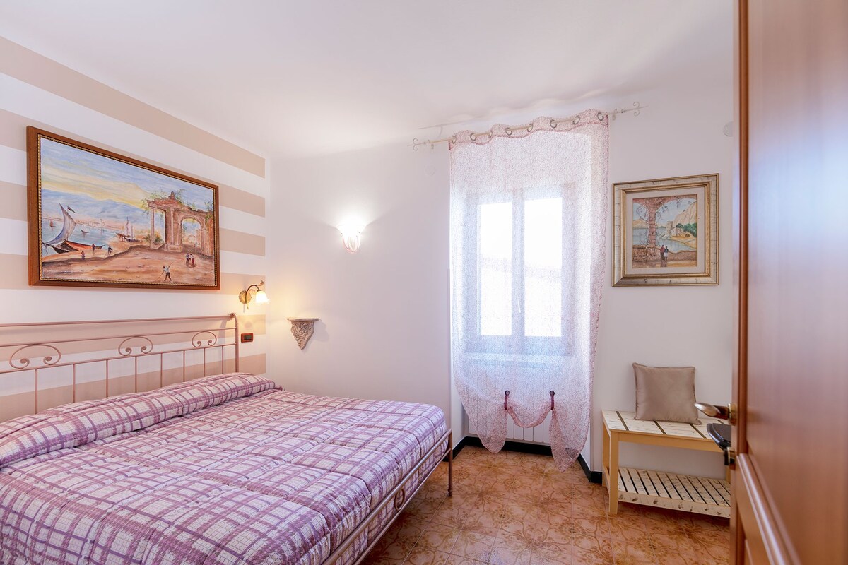 3a70d5b3-0861-49c7-8774-4b7205f12b22