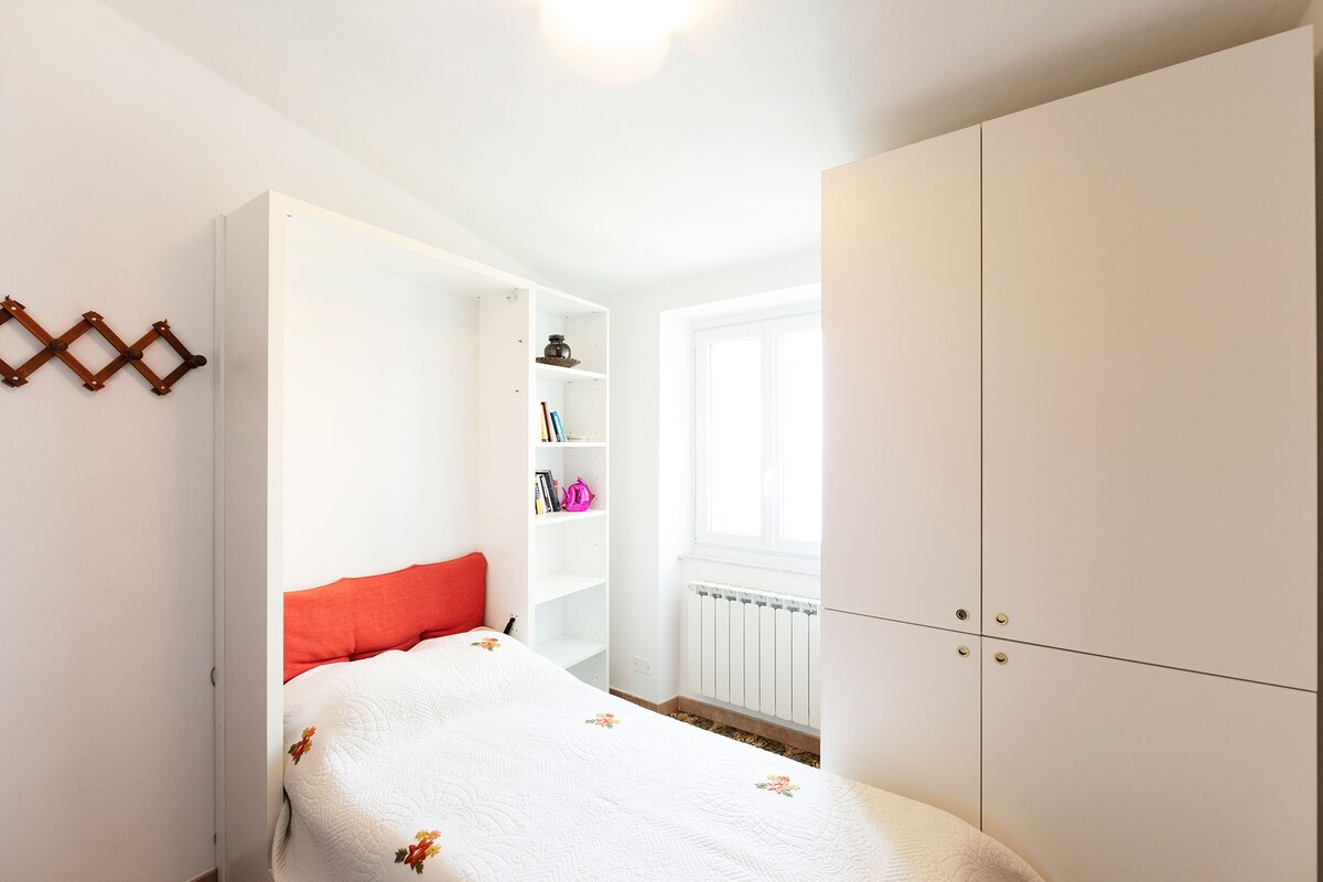 Disimpegno con letto singolo primo piano