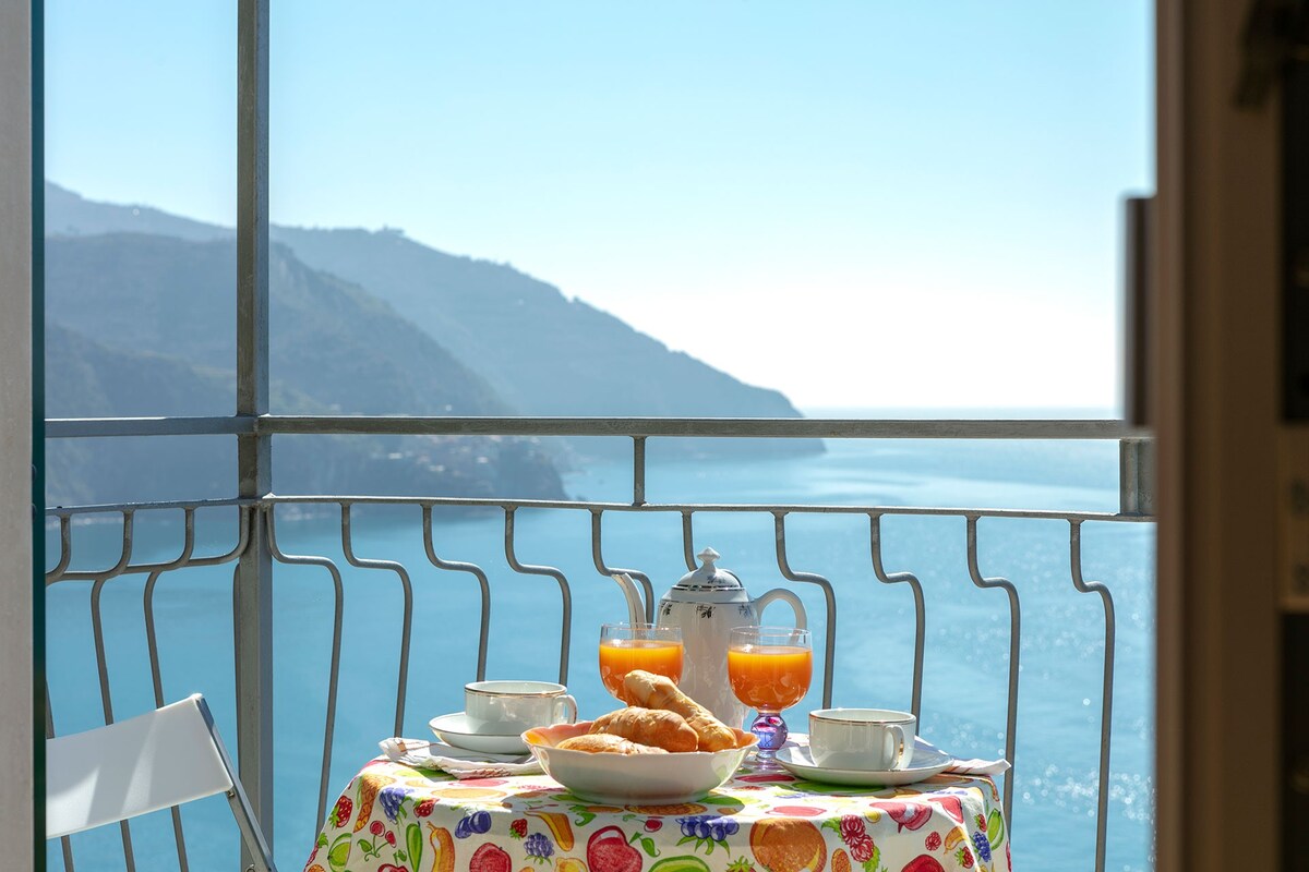 Terrazzino camera da letto primo piano