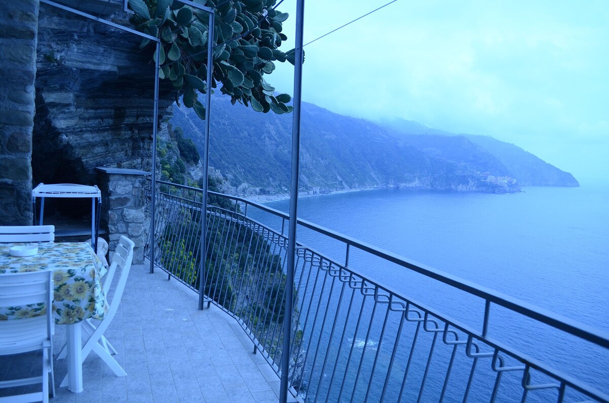 b97ad70c-c680-43de-b831-4835199003b9